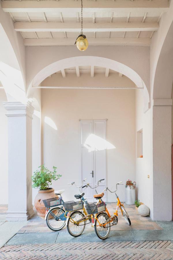 Sweet Home Pitti Crema Luaran gambar